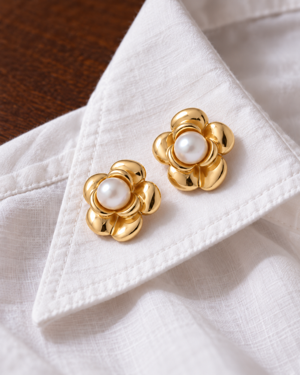 FLOWER pearls studs