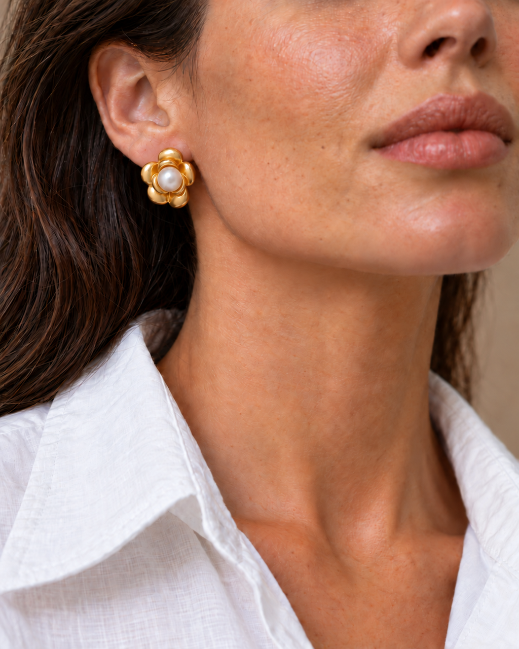 FLOWER pearls studs