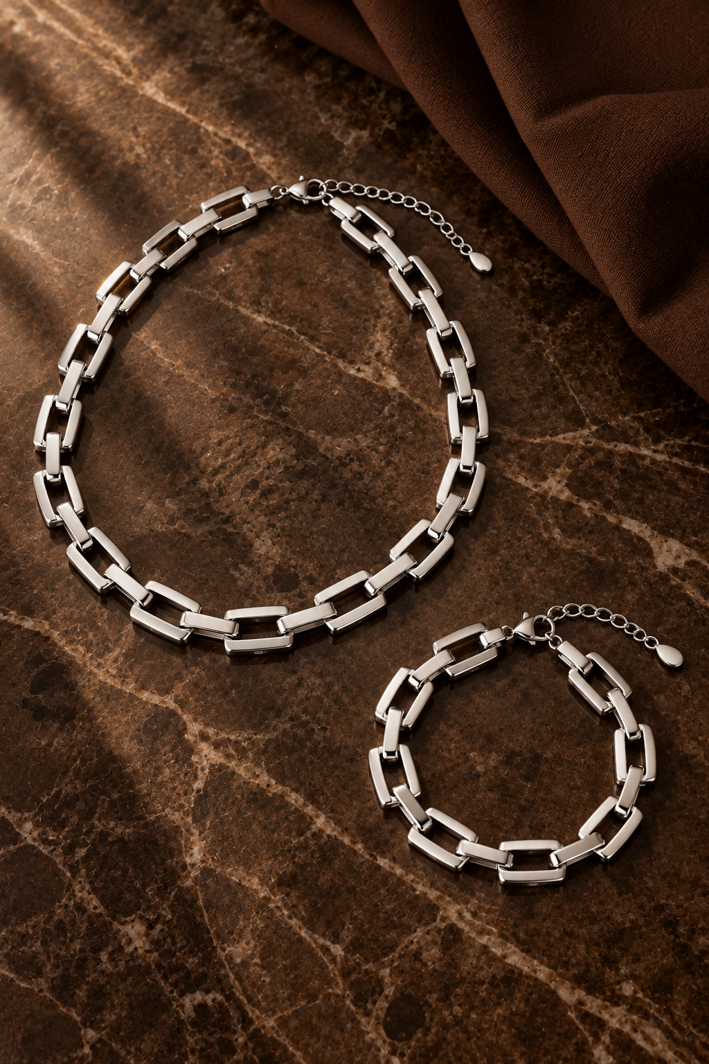 STATEMENT chain and bracelet
